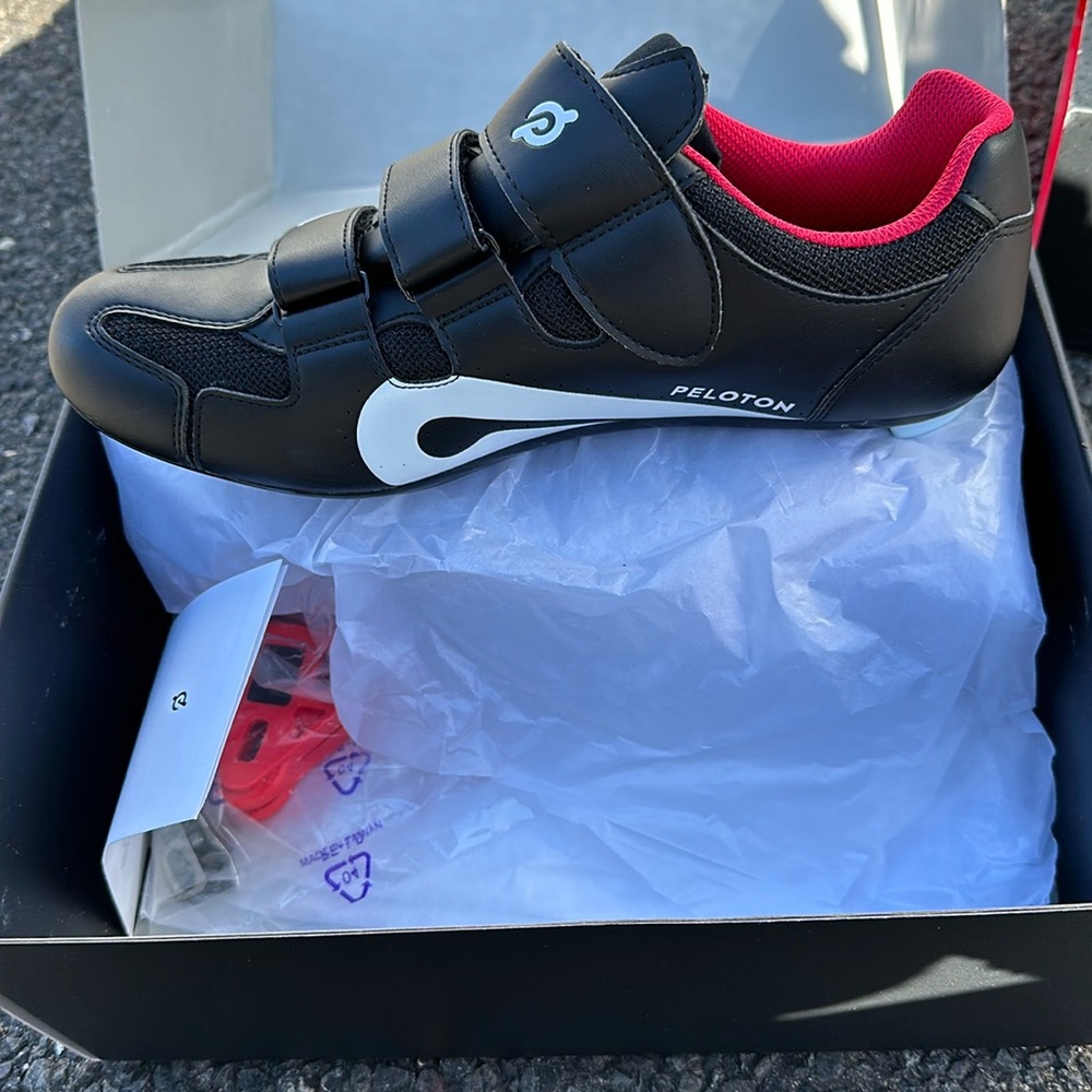 Never worn peloton shoes size 43 men